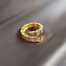 Anel de Luxo: Serpente Eterna da Elegância